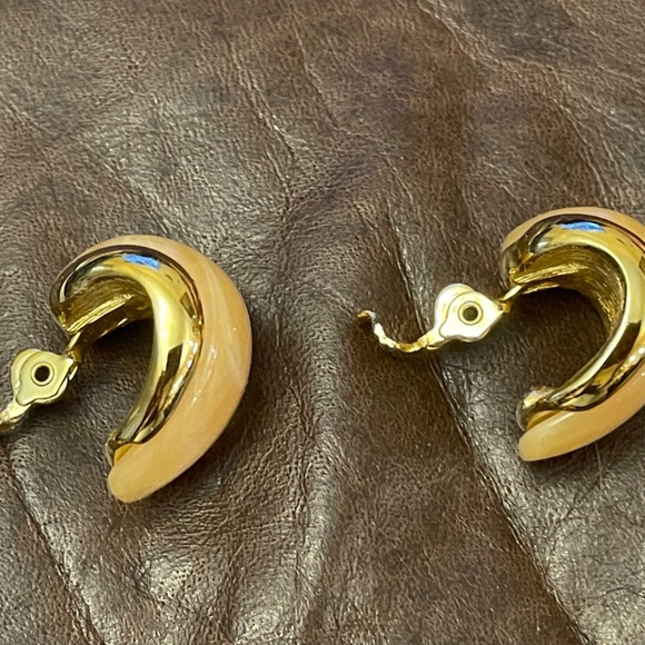 ***SOLD***Vintage Monet Luxury Clip Earrings - Picture 3 of 5